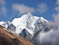 Mount-Ganchenpo-seen-from-kanjing-village