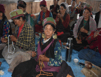 Praying-local-women-at-Tamang-Heritage-Trek