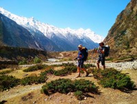 Trekkers at trekking trail towards Everest