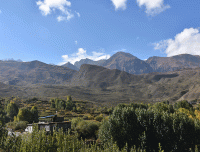 panorama-view-of-mustang