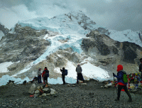 trekkers-having-photos-at-Everest