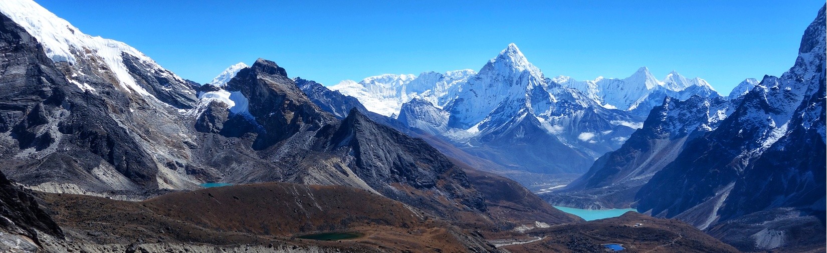 Everest Base Camp Trek via Gokyo Lakes and cho la pass